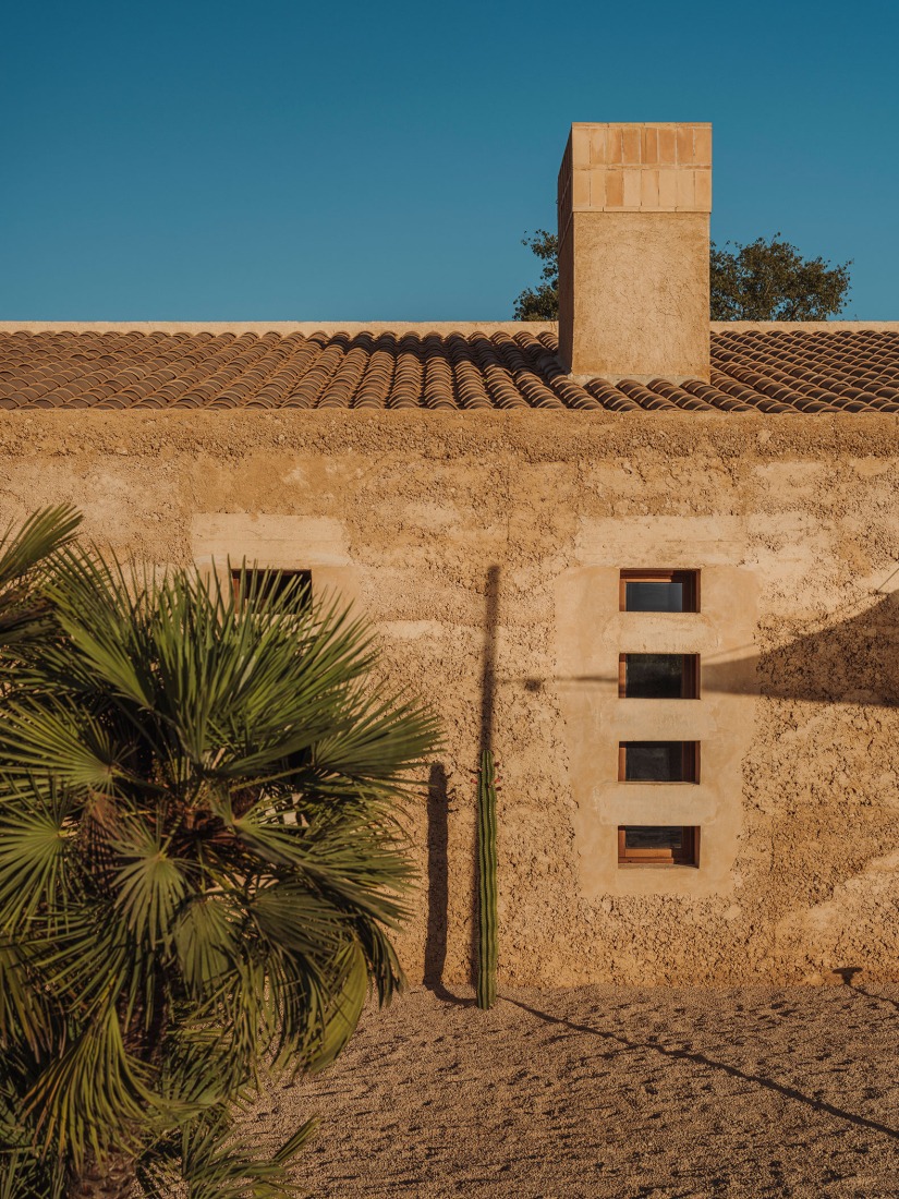 Ca Na Pau by Munarq Arquitectos. Photograph by Ricard Lopez.