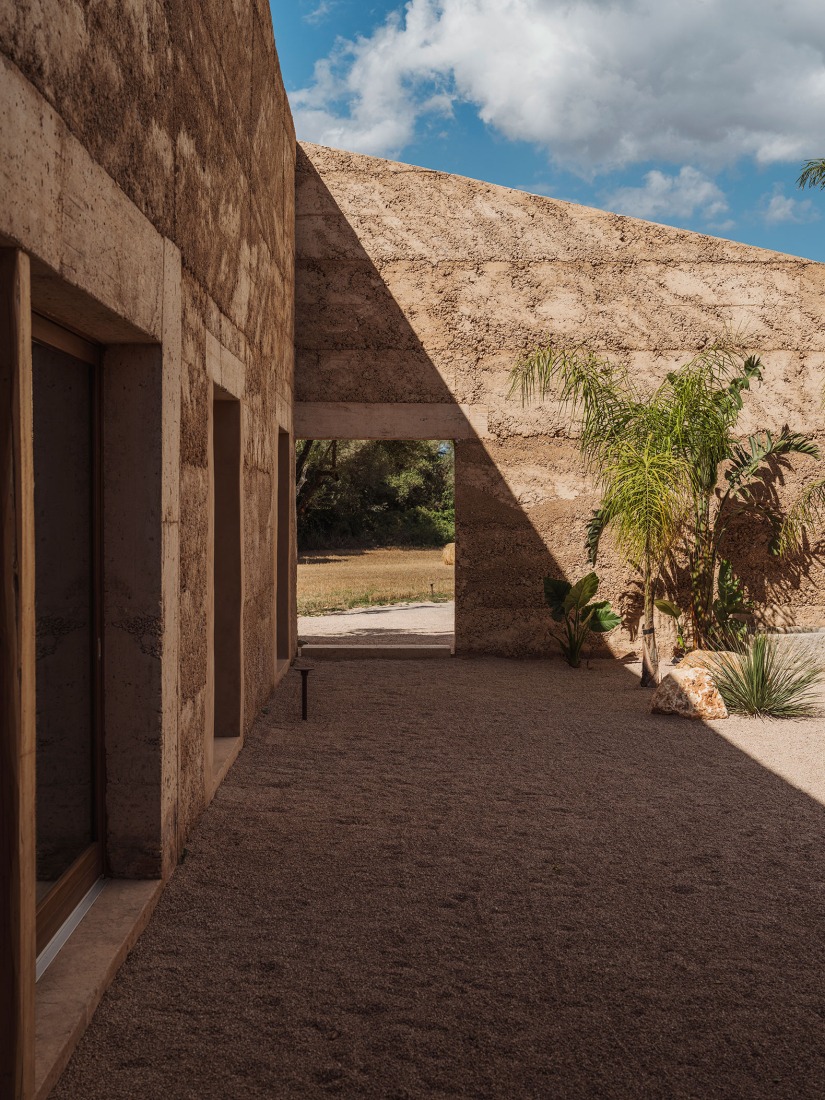 Ca Na Pau by Munarq Arquitectos. Photograph by Ricard Lopez.