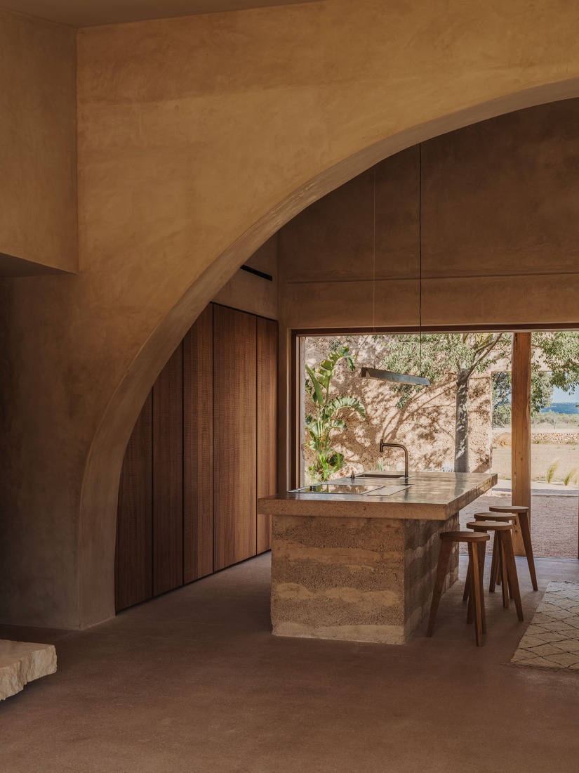 Ca Na Pau by Munarq Arquitectos. Photograph by Ricard Lopez.