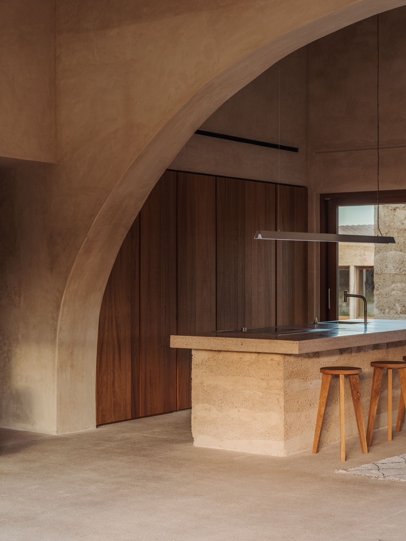 Ca Na Pau by Munarq Arquitectos. Photograph by Ricard Lopez.