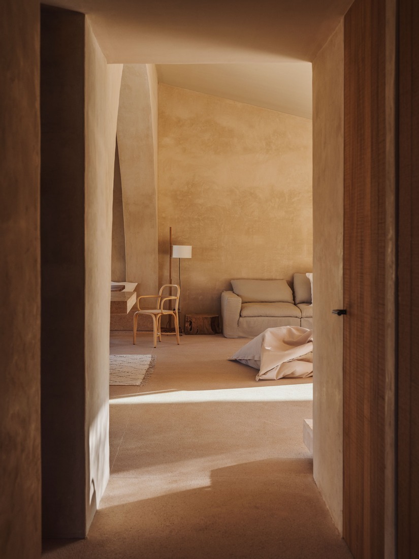 Ca Na Pau by Munarq Arquitectos. Photograph by Ricard Lopez.