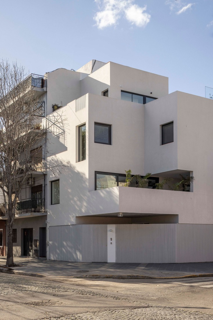 Manuela Pedraza House by OADD arquitectos. Photograph by Luis Barandiarán.