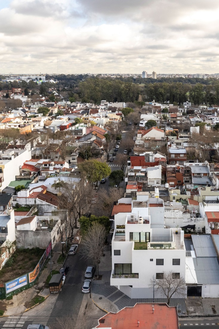 Manuela Pedraza House by OADD arquitectos. Photograph by Luis Barandiarán.