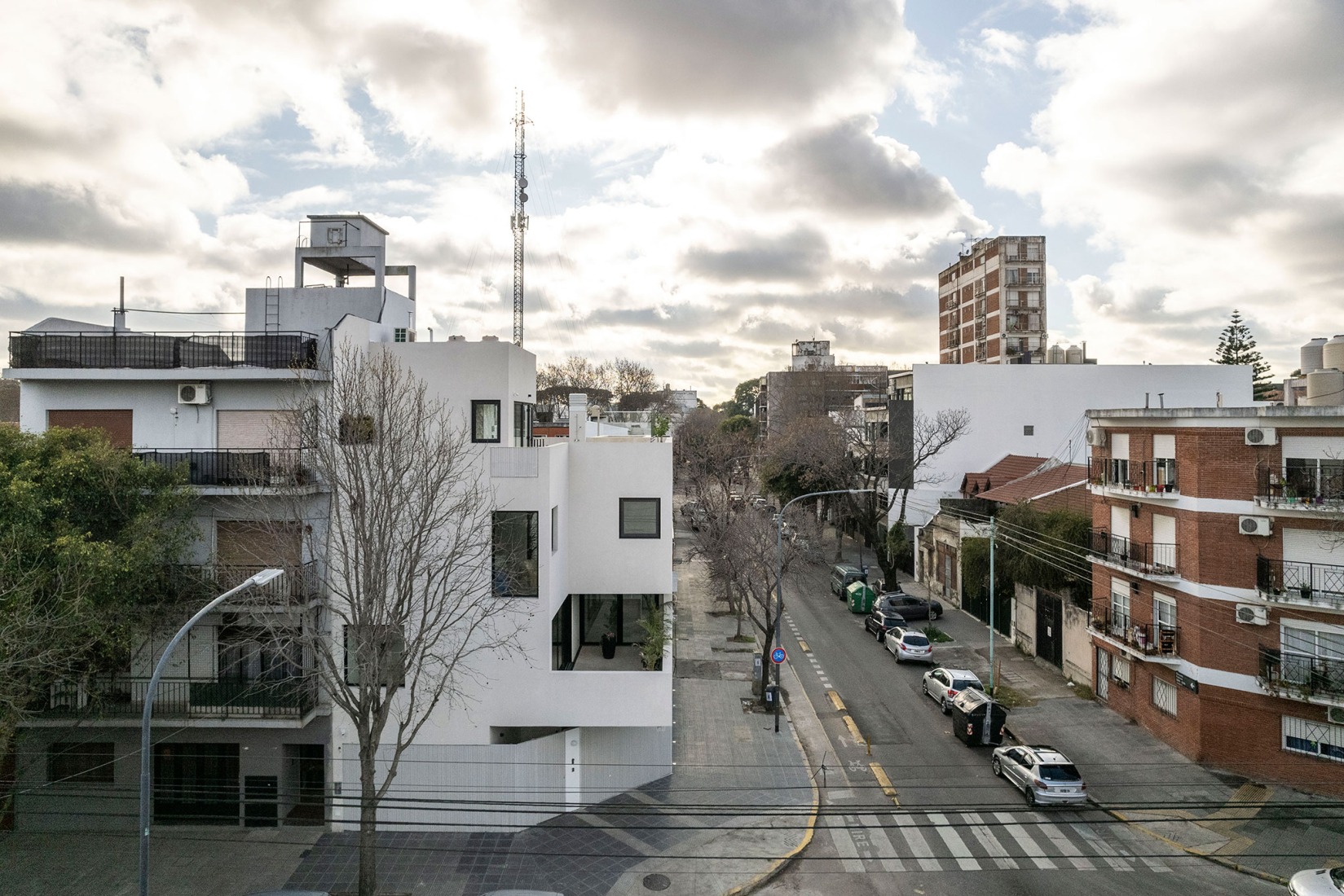 Manuela Pedraza House by OADD arquitectos. Photograph by Luis Barandiarán.