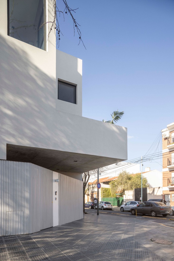 Manuela Pedraza House by OADD arquitectos. Photograph by Luis Barandiarán.