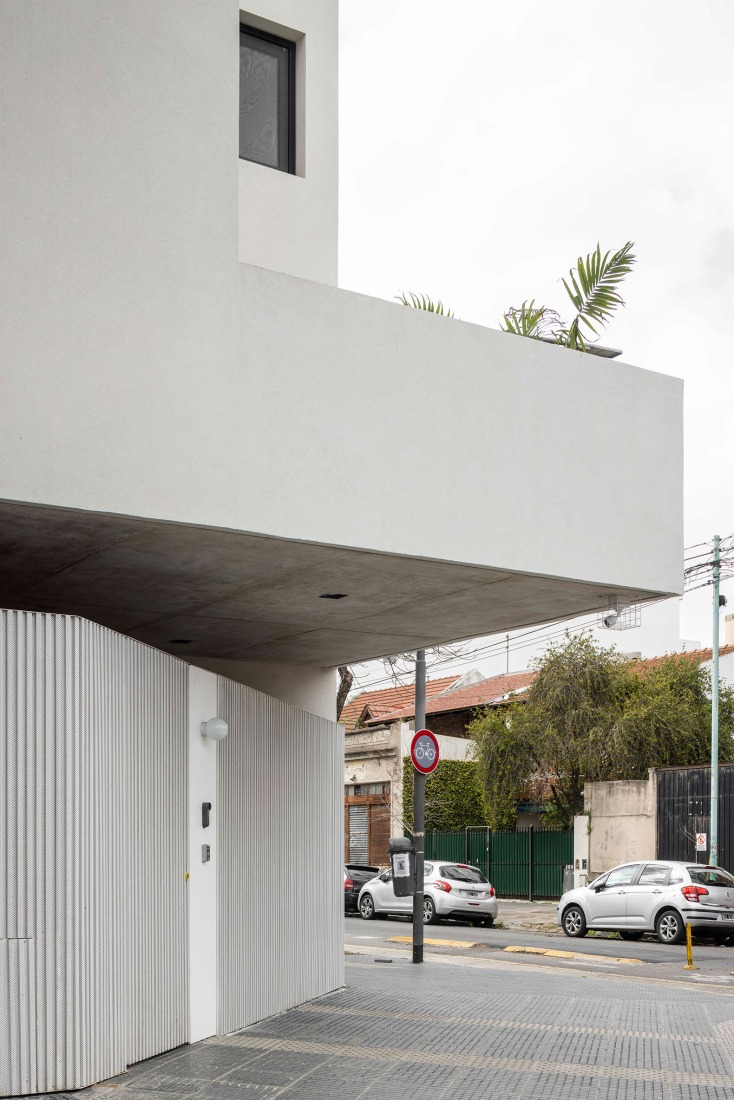 Manuela Pedraza House by OADD arquitectos. Photograph by Luis Barandiarán.