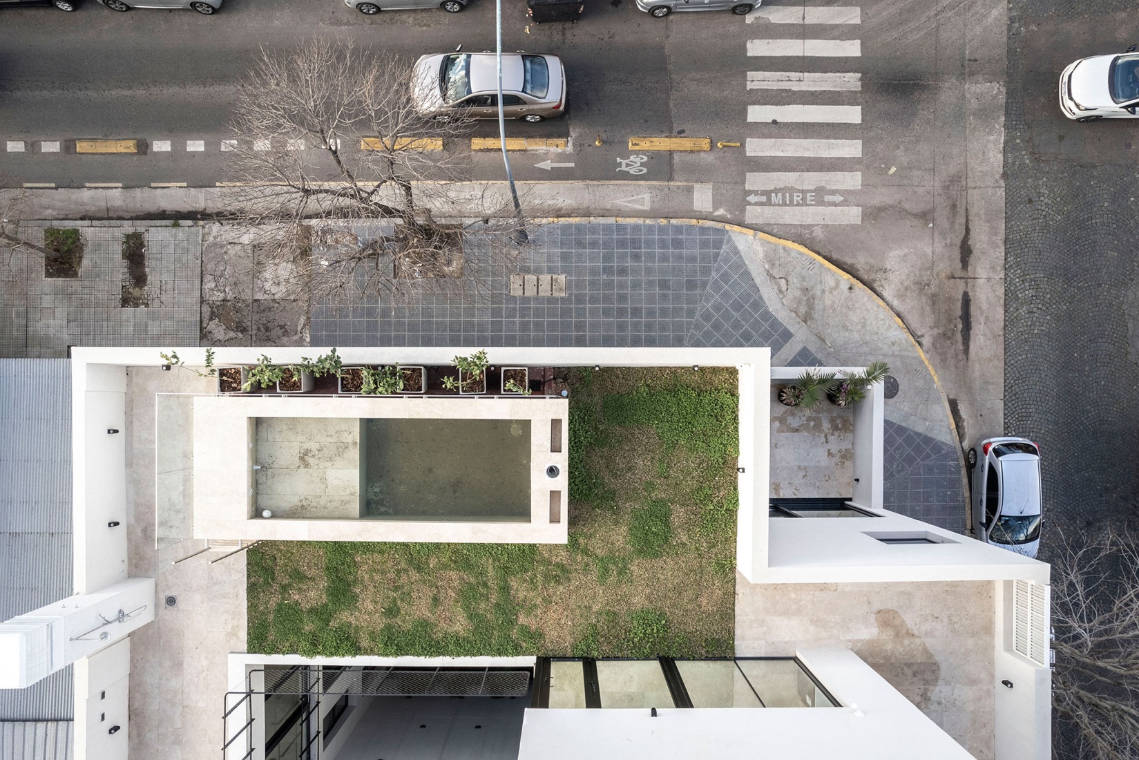 Manuela Pedraza House by OADD arquitectos. Photograph by Luis Barandiarán.