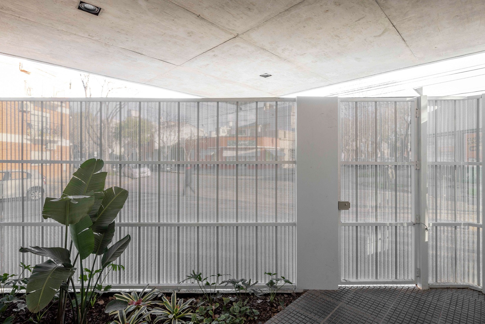 Manuela Pedraza House by OADD arquitectos. Photograph by Luis Barandiarán.