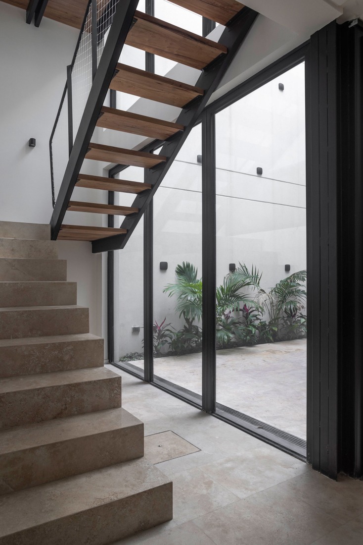 Manuela Pedraza House by OADD arquitectos. Photograph by Luis Barandiarán.