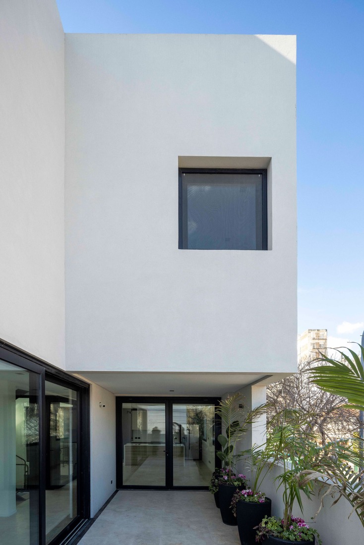 Manuela Pedraza House by OADD arquitectos. Photograph by Luis Barandiarán.