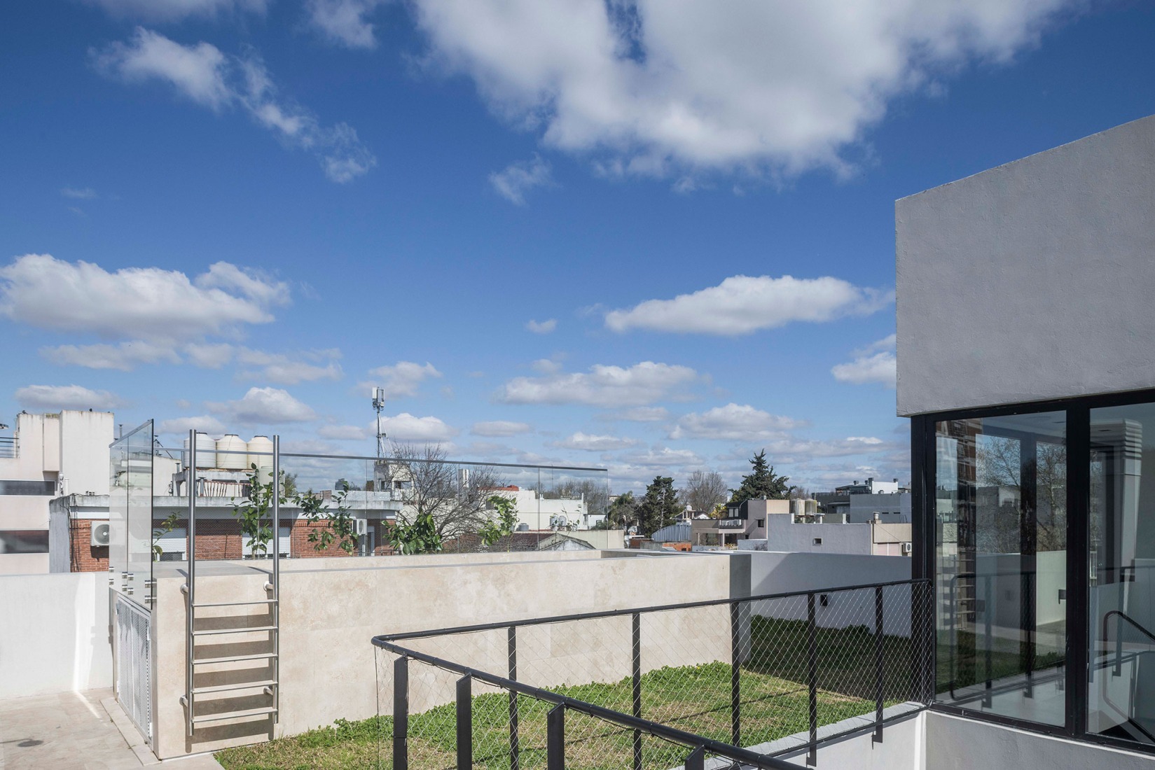 Manuela Pedraza House by OADD arquitectos. Photograph by Luis Barandiarán.