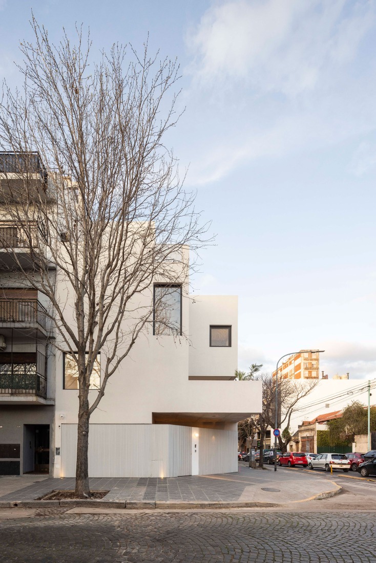 Manuela Pedraza House by OADD arquitectos. Photograph by Luis Barandiarán.