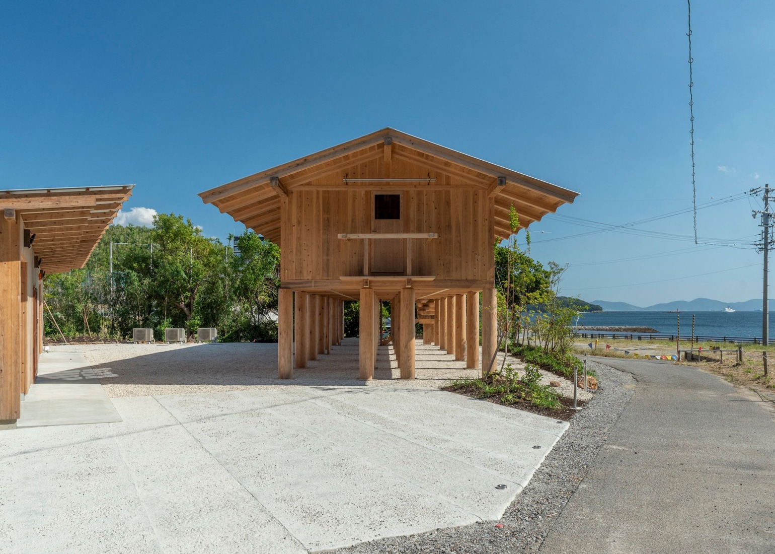Casa de huéspedes Terabe por Tomoaki Uno Architects. Fotografía por Nathanael Bennett.