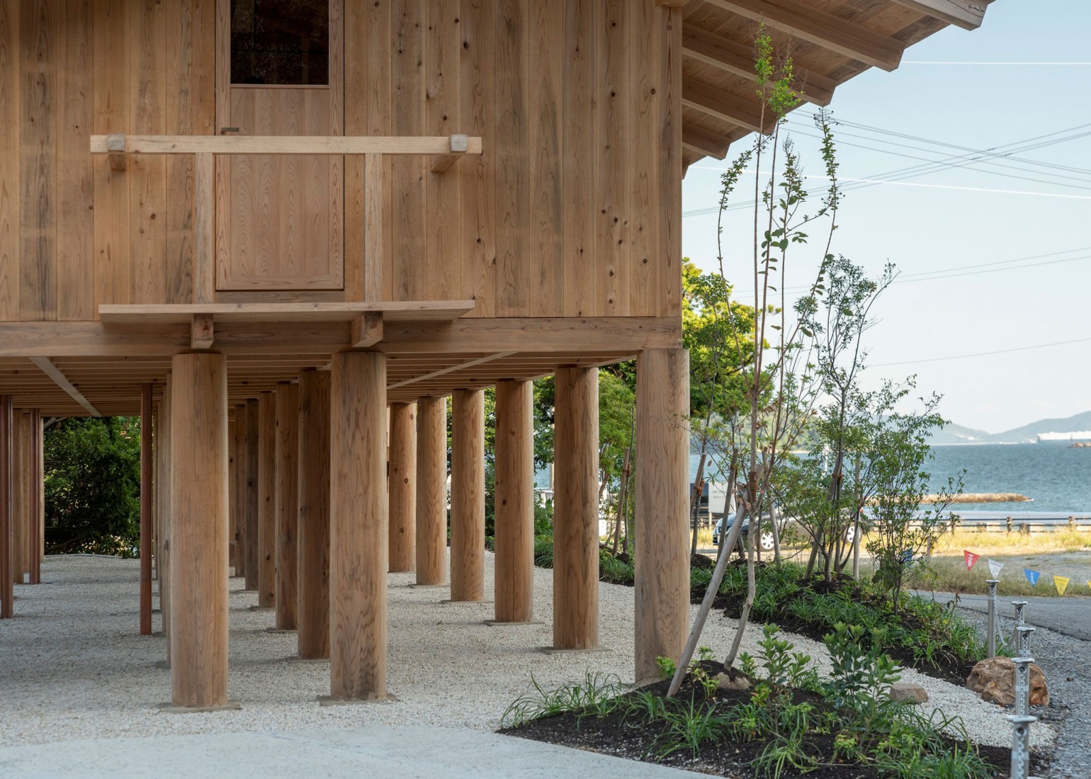Casa de huéspedes Terabe por Tomoaki Uno Architects. Fotografía por Nathanael Bennett.