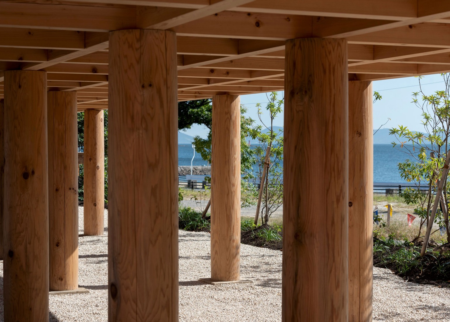 Casa de huéspedes Terabe por Tomoaki Uno Architects. Fotografía por Nathanael Bennett.