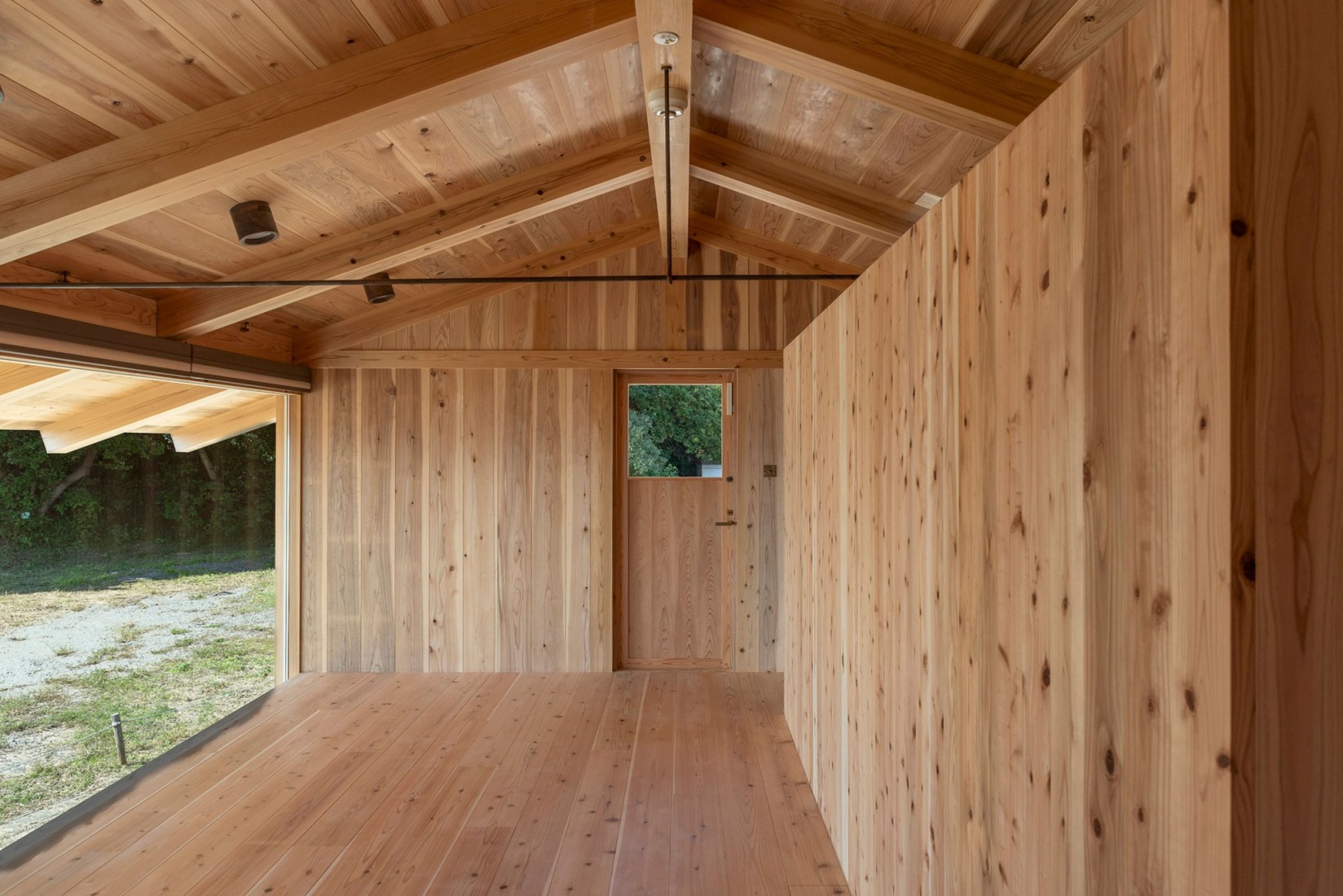 Casa de huéspedes Terabe por Tomoaki Uno Architects. Fotografía por Nathanael Bennett.