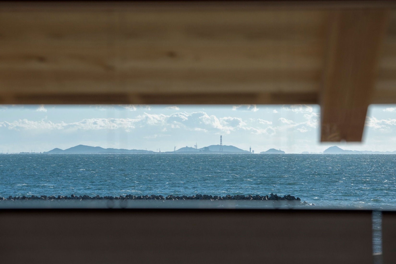 Casa de huéspedes Terabe por Tomoaki Uno Architects. Fotografía por Nathanael Bennett.