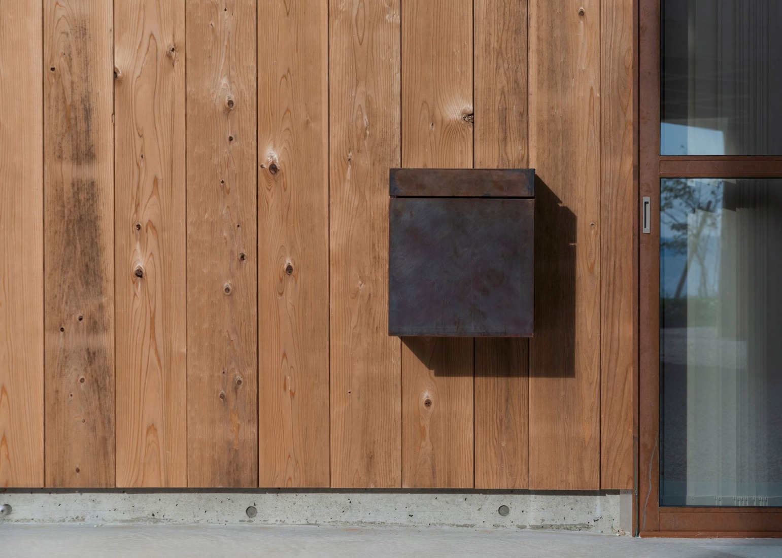 Casa de huéspedes Terabe por Tomoaki Uno Architects. Fotografía por Nathanael Bennett.
