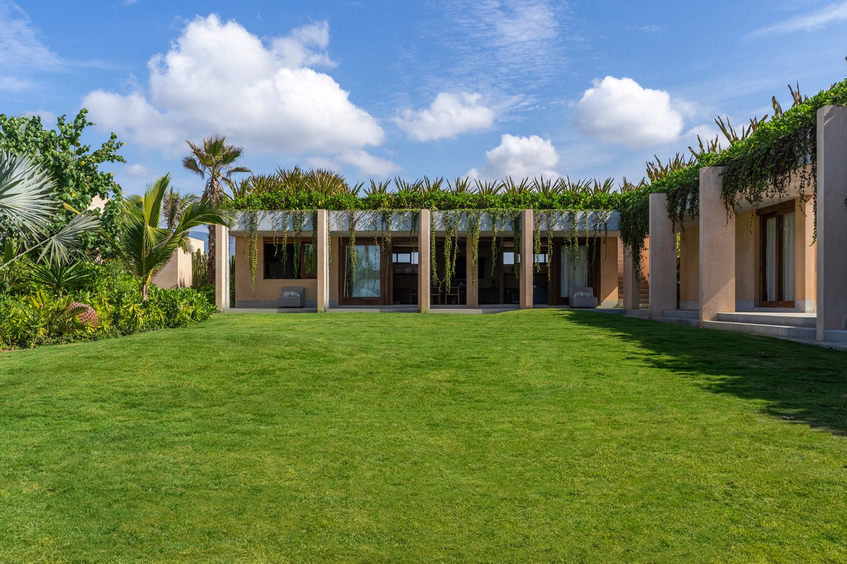 Conjunto Lyons por CAAM + Arquitectos. Fotografía por Claudio Napolitano.