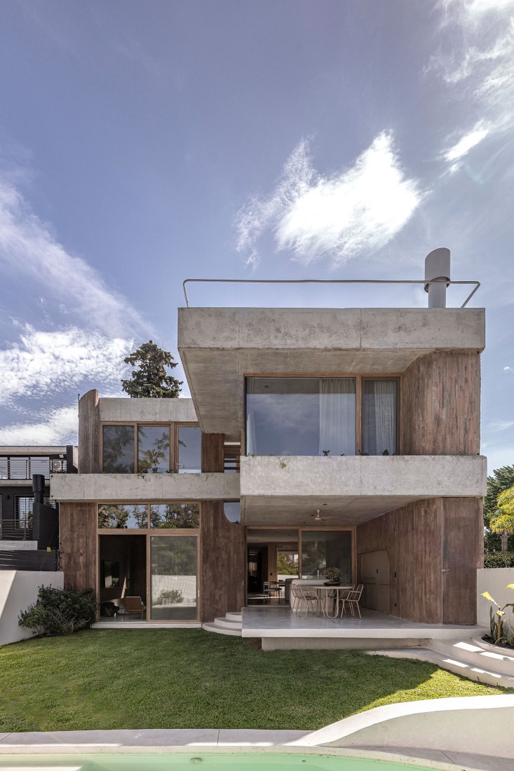 Forest House by GRIZZO Studio. Photograph by Federico Kulekdjian.