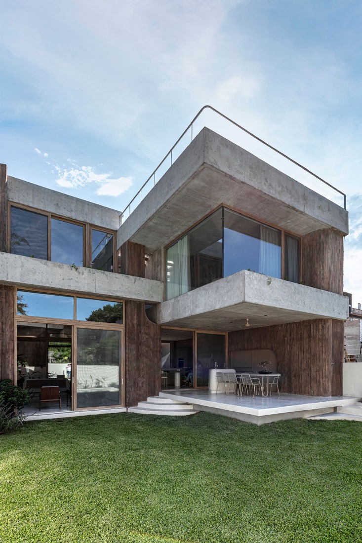 Forest House by GRIZZO Studio. Photograph by Federico Kulekdjian.