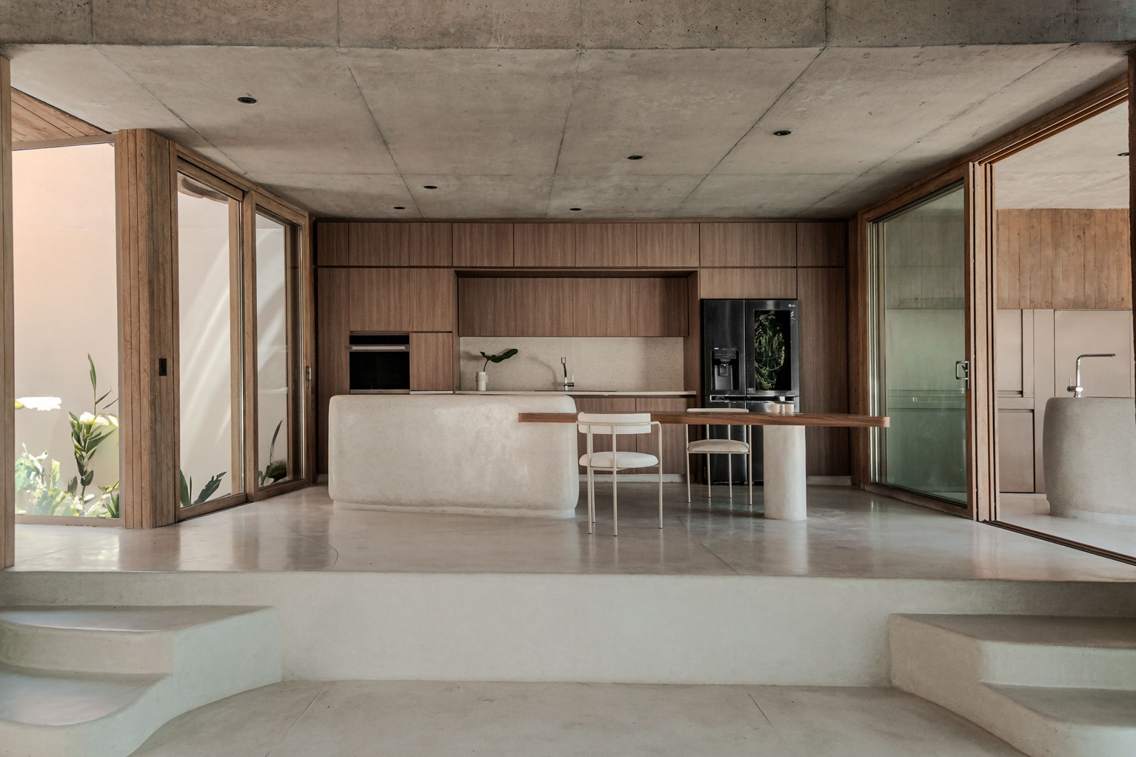Forest House by GRIZZO Studio. Photograph by Federico Kulekdjian.