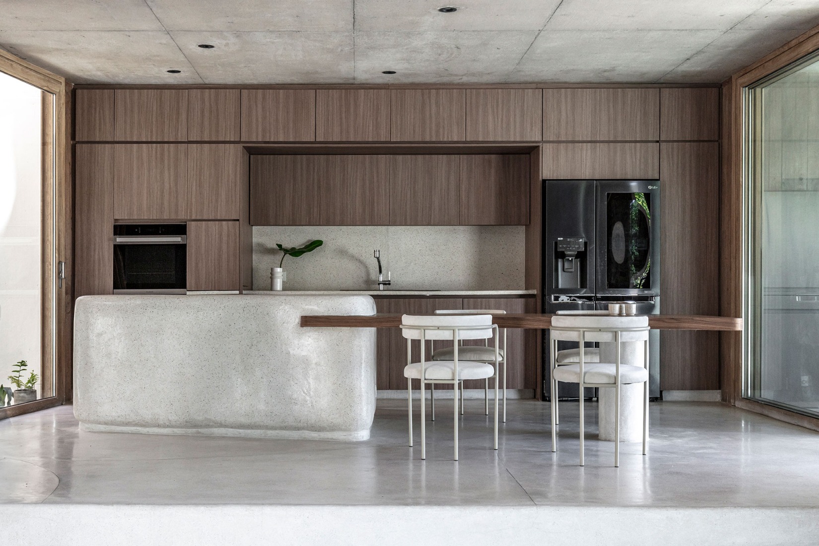 Forest House by GRIZZO Studio. Photograph by Federico Kulekdjian.