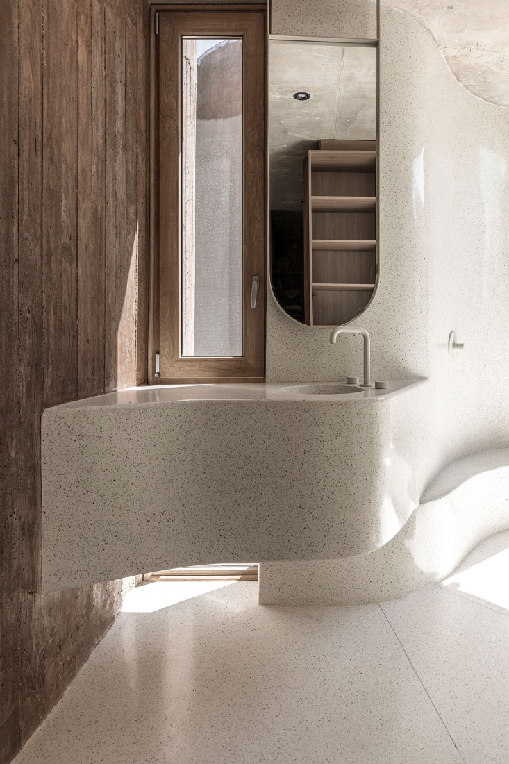 Forest House by GRIZZO Studio. Photograph by Federico Kulekdjian.
