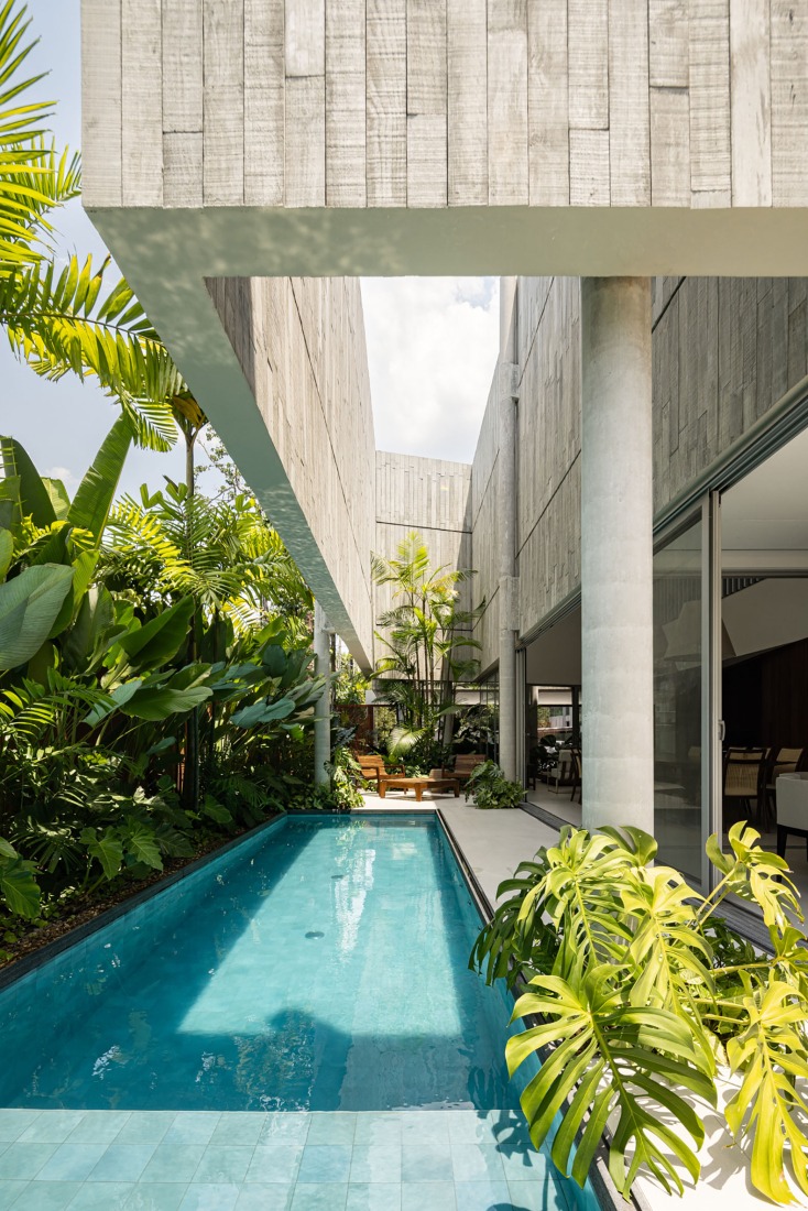 "Casa da Sombra" by Laurent Troost Architectures. Photograph by Joana França.
