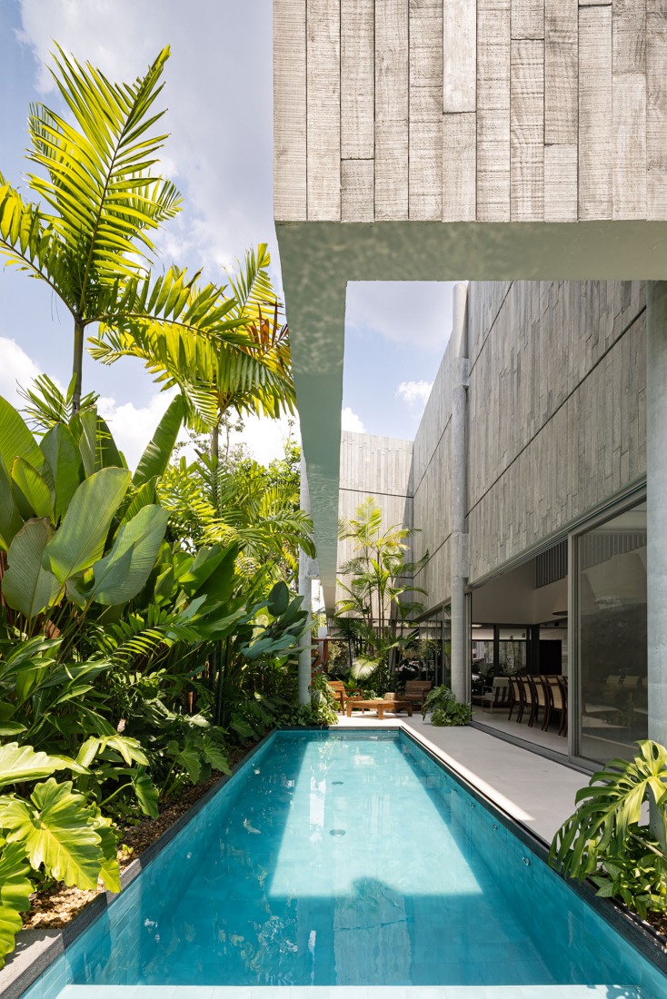 "Casa da Sombra" by Laurent Troost Architectures. Photograph by Joana França.