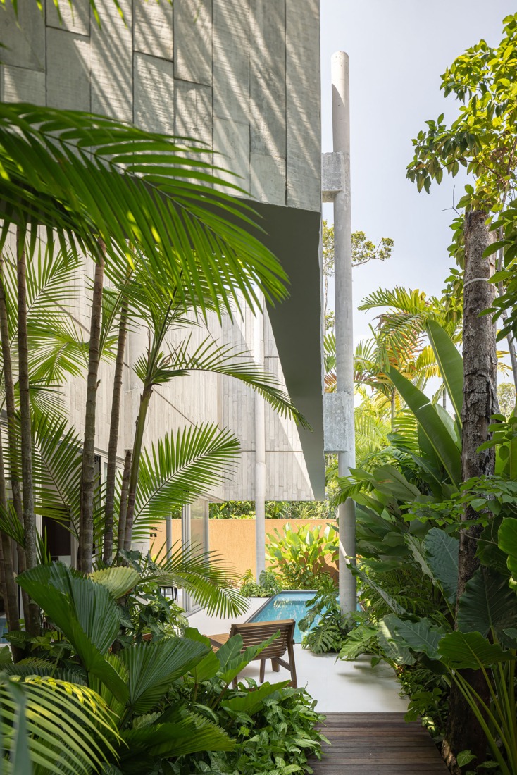 "Casa da Sombra" by Laurent Troost Architectures. Photograph by Joana França.