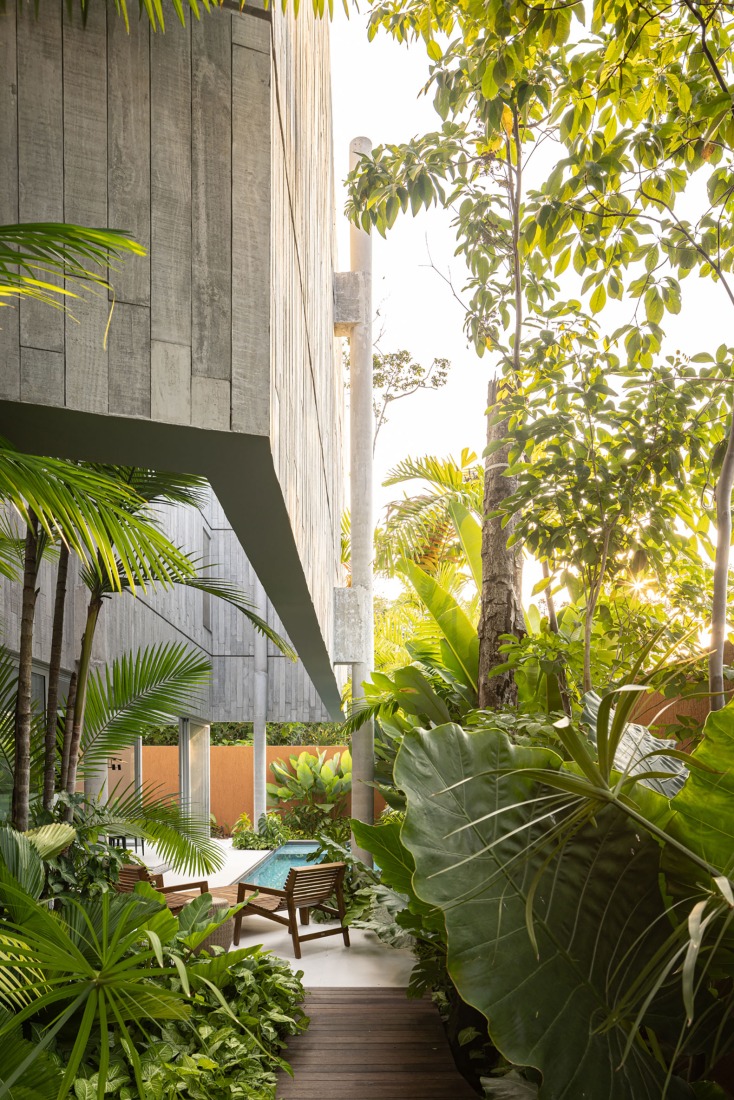 "Casa da Sombra" by Laurent Troost Architectures. Photograph by Joana França.