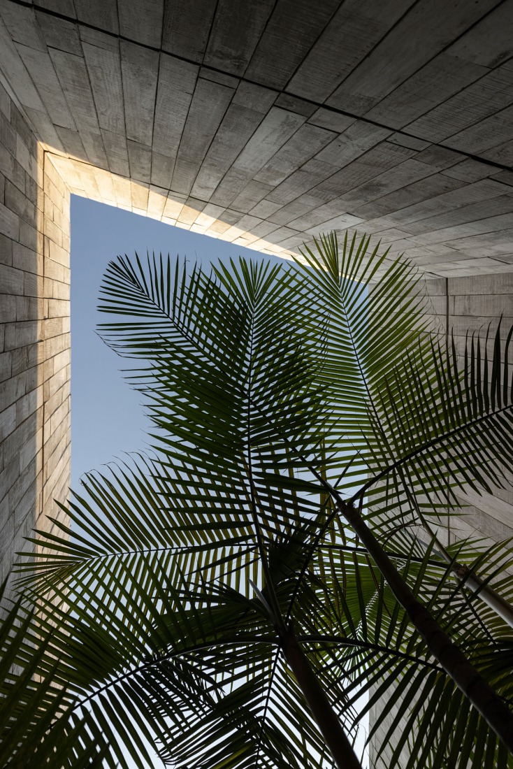 "Casa da Sombra" by Laurent Troost Architectures. Photograph by Joana França.