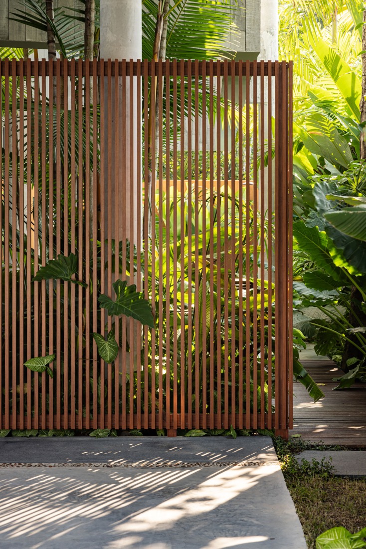 "Casa da Sombra" by Laurent Troost Architectures. Photograph by Joana França.
