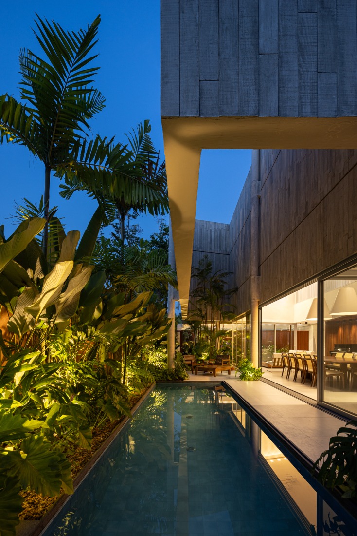 "Casa da Sombra" by Laurent Troost Architectures. Photograph by Joana França.