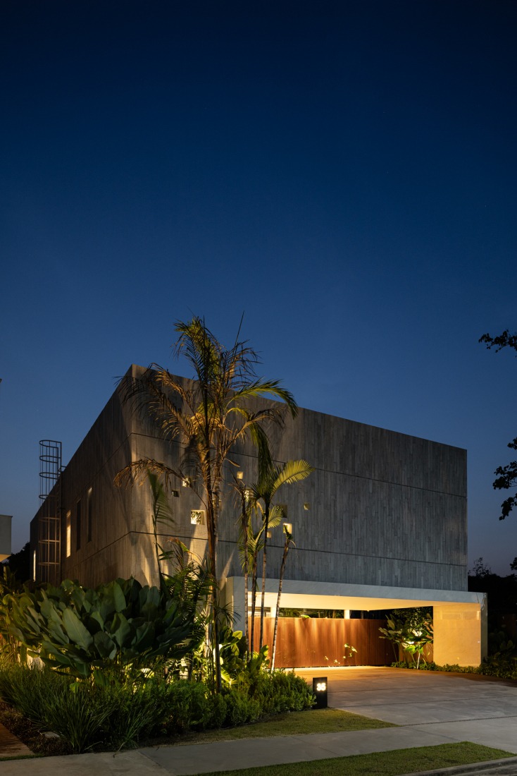 First floor plan. "Casa da Sombra" by Laurent Troost Architectures.