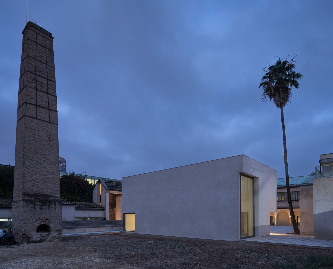 Adecuación del Claustro de Legos del Monasterio de Santa María de las Cuevas por Reina & Asociados. Fotografía por Fernando Alda.