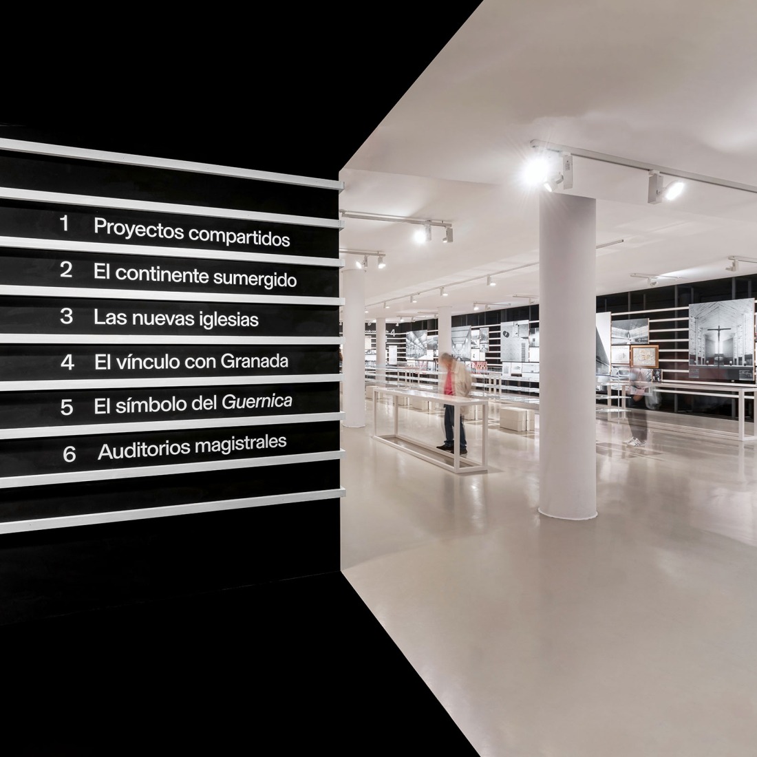 Espacio expositivo en el Museo ICO por Studio Pachón-Paredes. Fotografía por Luis Asín.