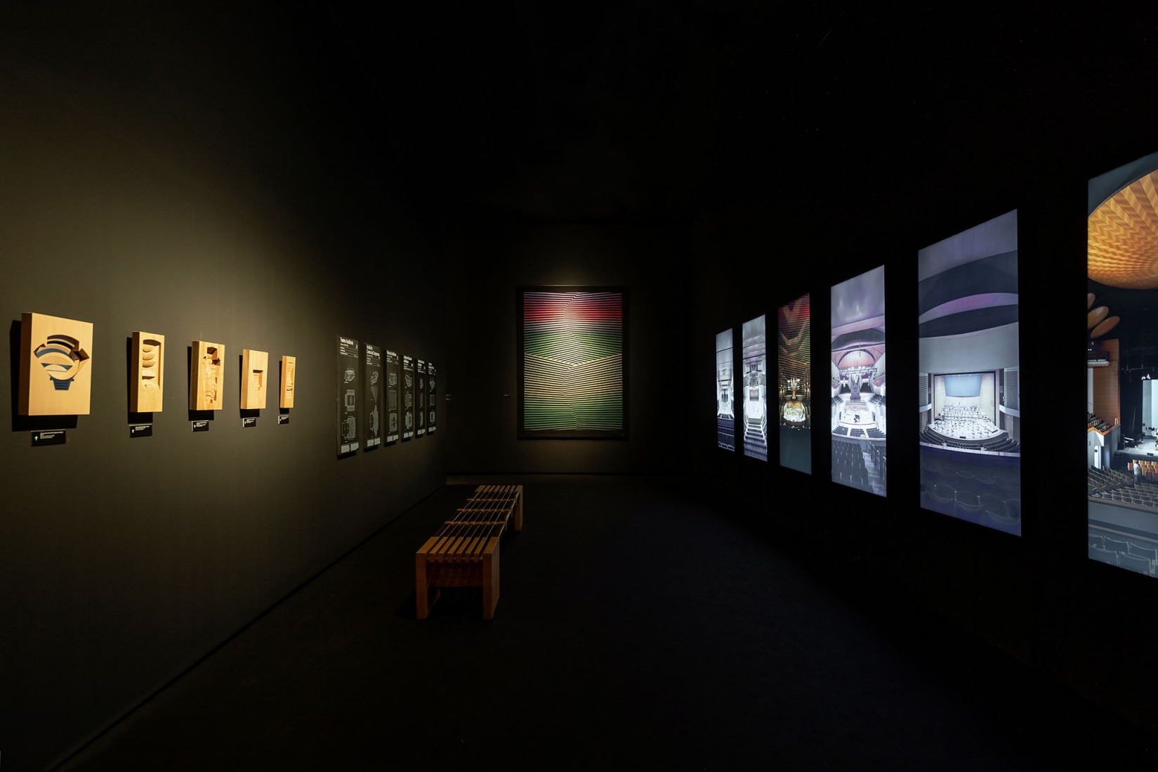 Espacio expositivo en el Museo ICO por Studio Pachón-Paredes. Fotografía por Luis Asín.