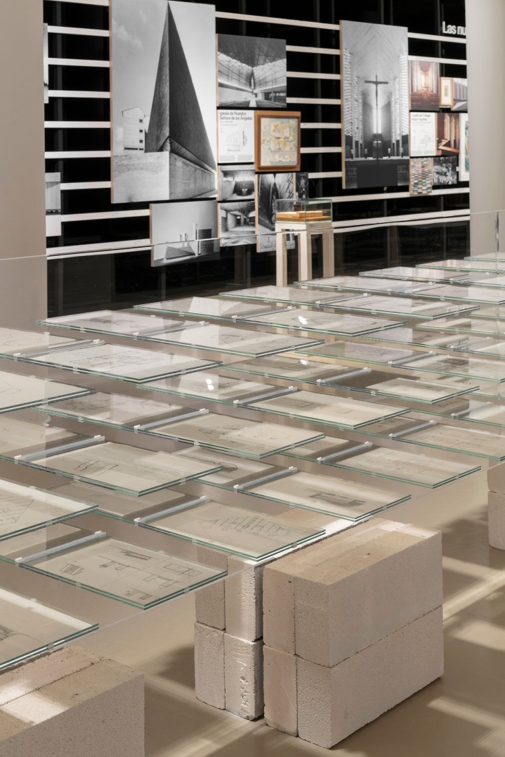 Espacio expositivo en el Museo ICO por Studio Pachón-Paredes. Fotografía por Luis Asín.