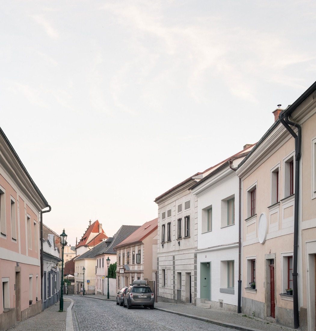 House in Kutná Hora by BYRÓ architekti. Photograph by Alex Shoots Buildings.