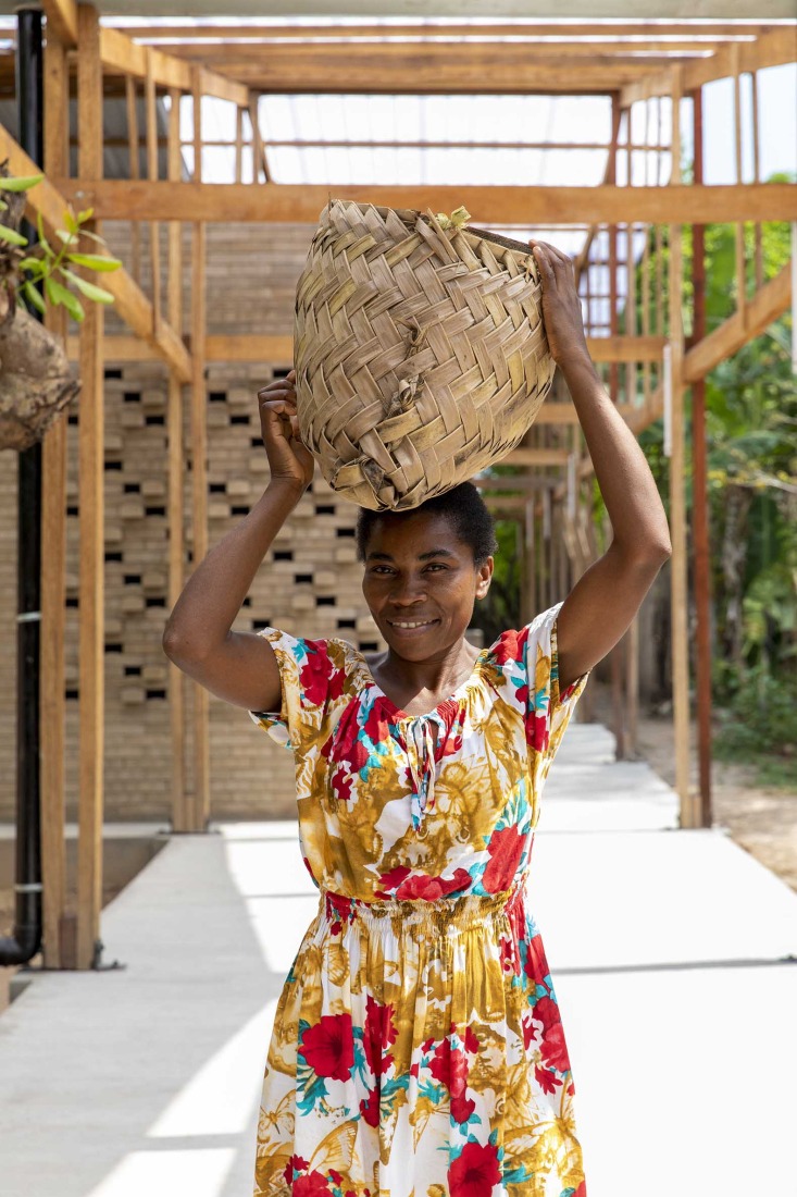 Coconut Harvester Center by Estudio Flume. Potograph by Maíra Acayaba.