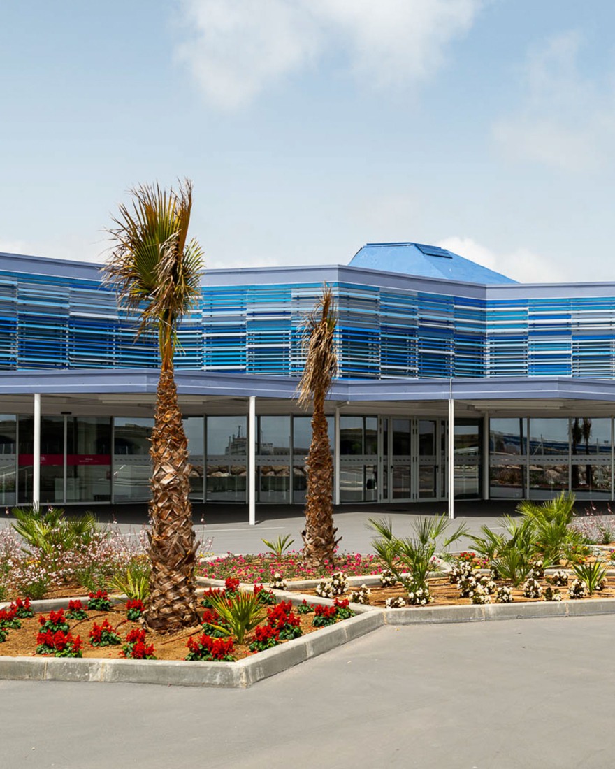 Terminal pública de pasajeros de Tarragona por Hombre de Piedra Arquitectos. Fotografía por Simón García.