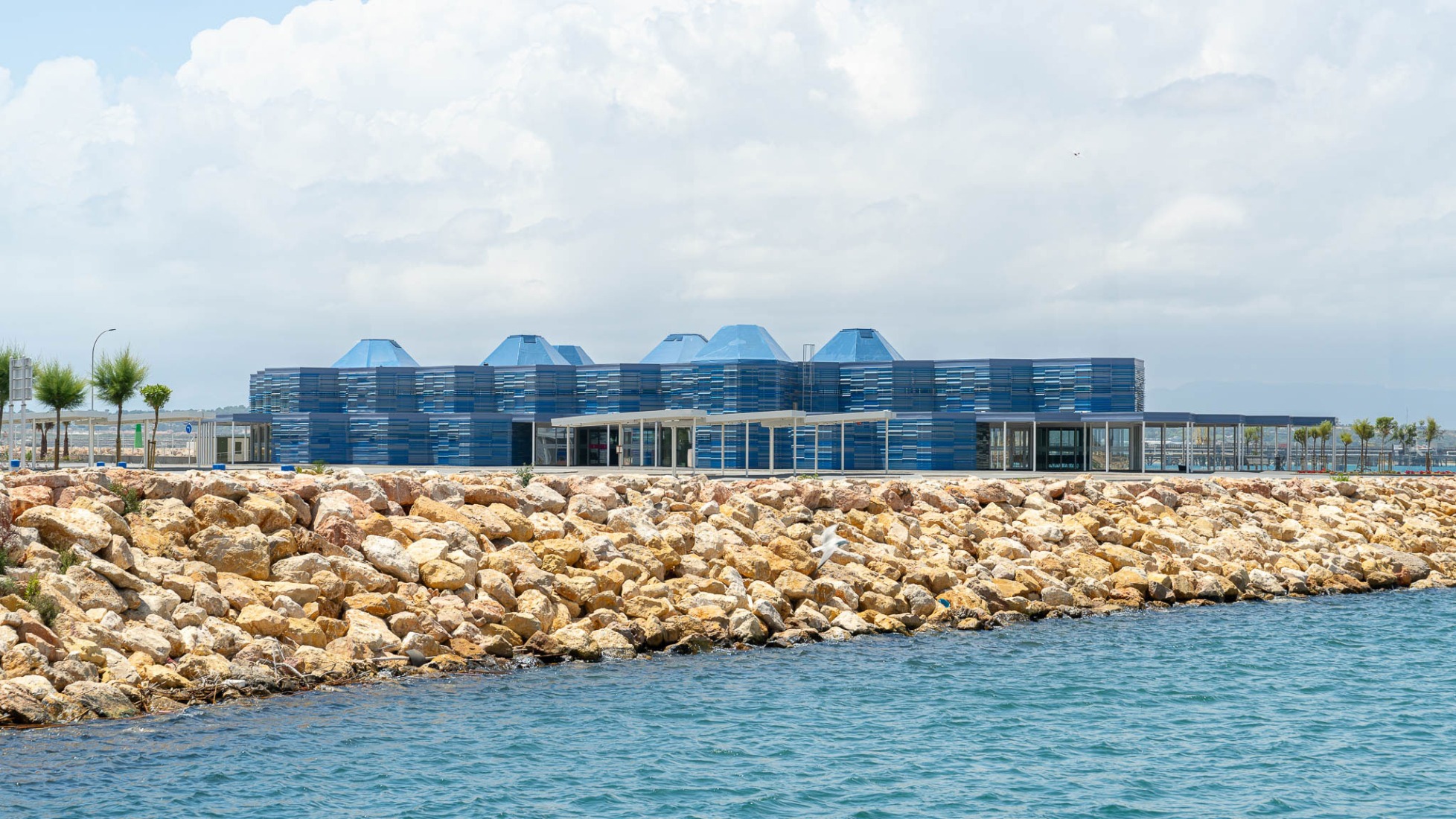 Terminal pública de pasajeros de Tarragona por Hombre de Piedra Arquitectos. Fotografía por Simón García.