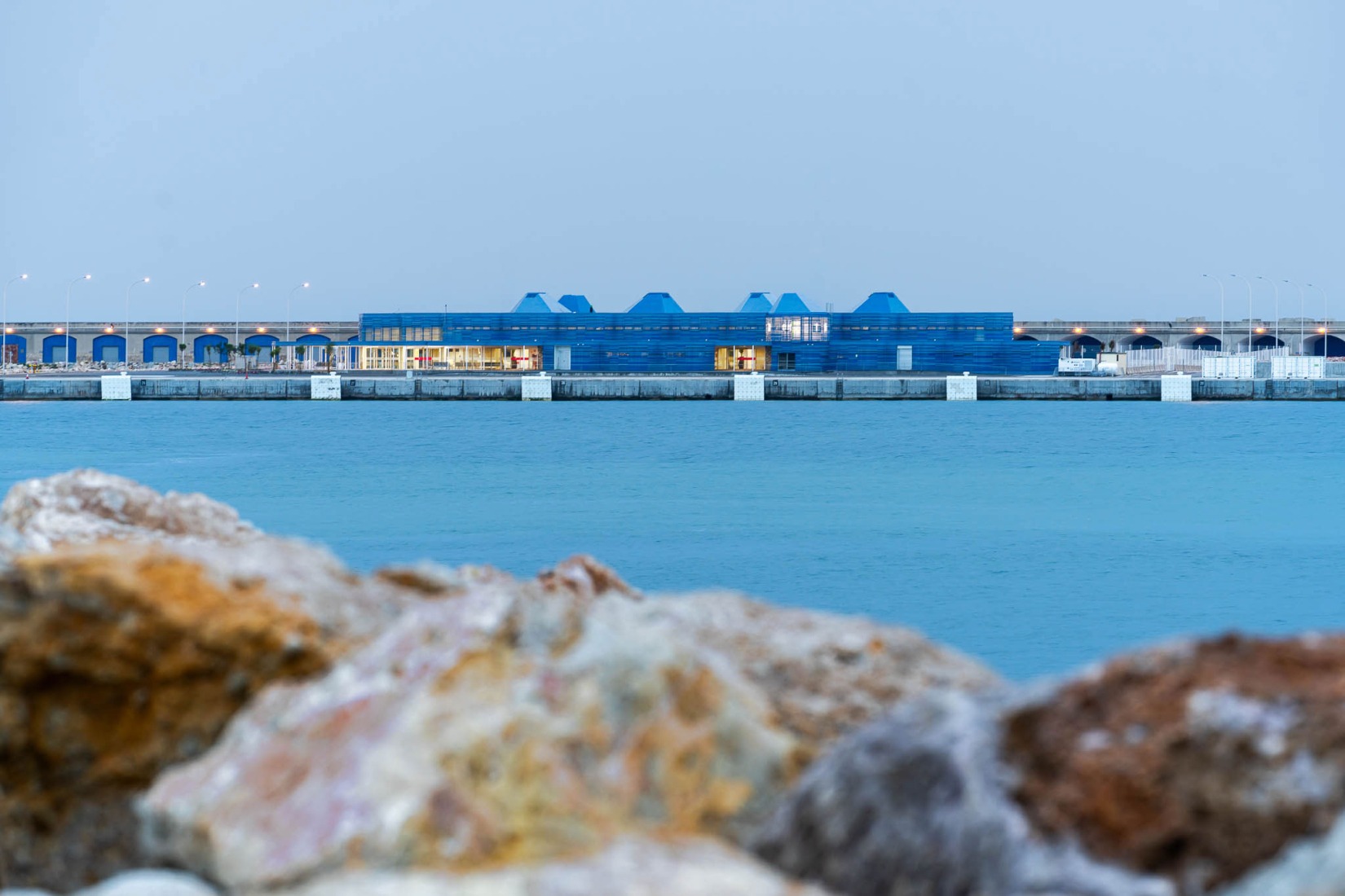 Terminal pública de pasajeros de Tarragona por Hombre de Piedra Arquitectos. Fotografía por Simón García.