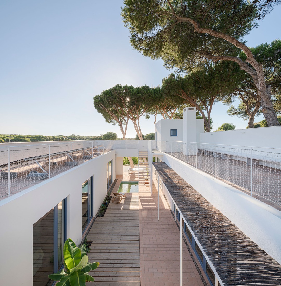 Urban cortijo-house by José Manuel Martínez Rodríguez. Photograph by Juan Carlos Lagares.