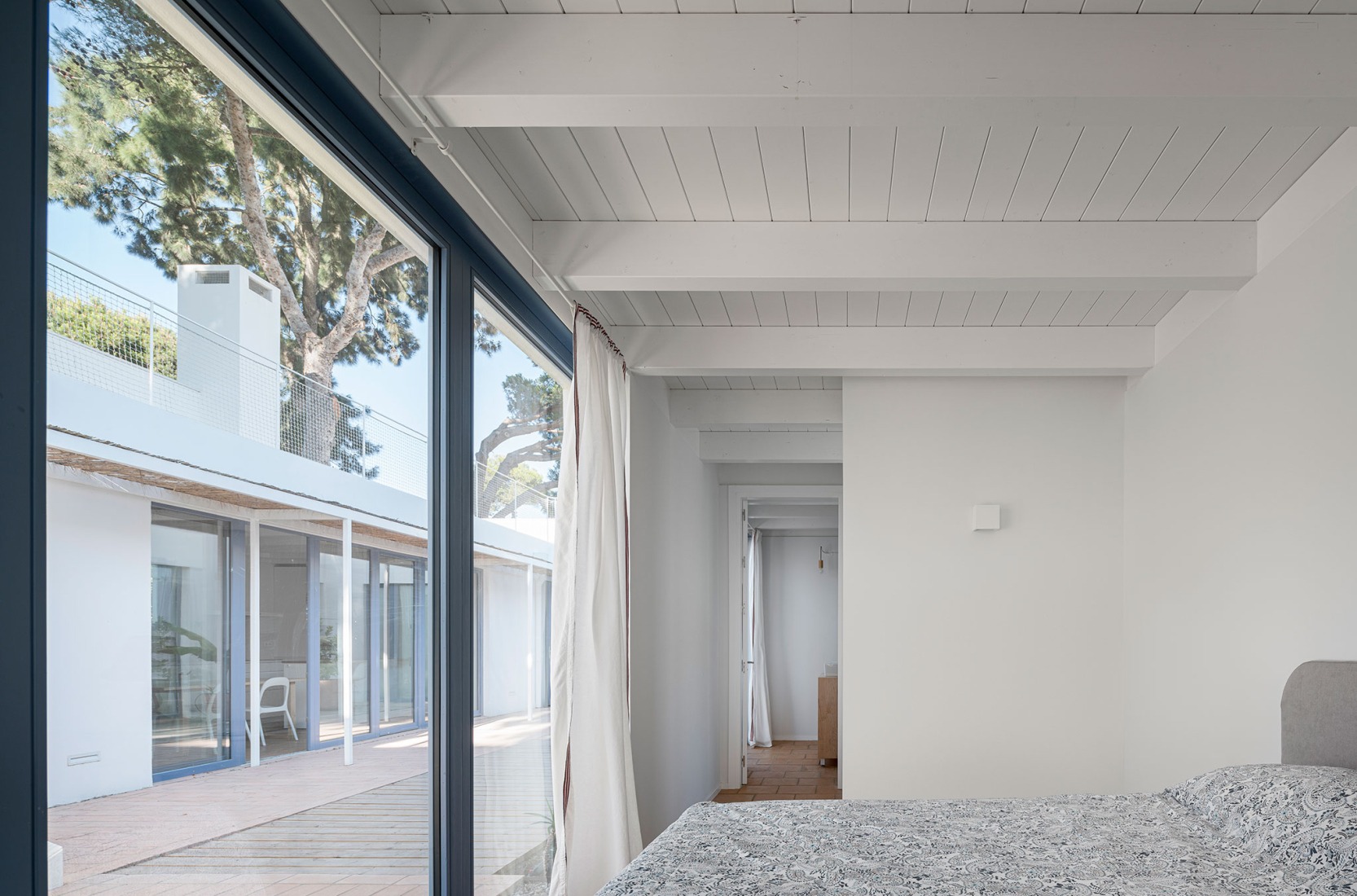Urban cortijo-house by José Manuel Martínez Rodríguez. Photograph by Juan Carlos Lagares.