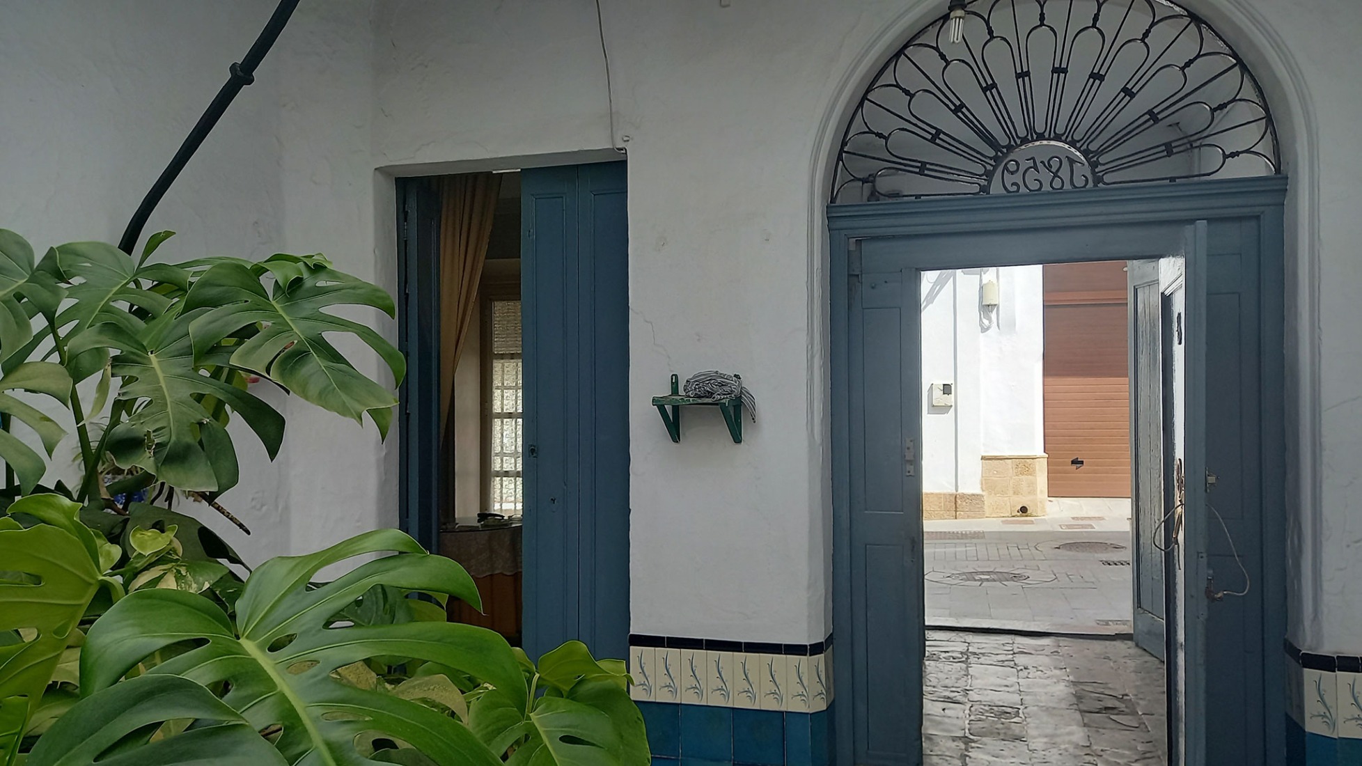 Patios of Chiclana. Urban cortijo-house by José Manuel Martínez Rodríguez.