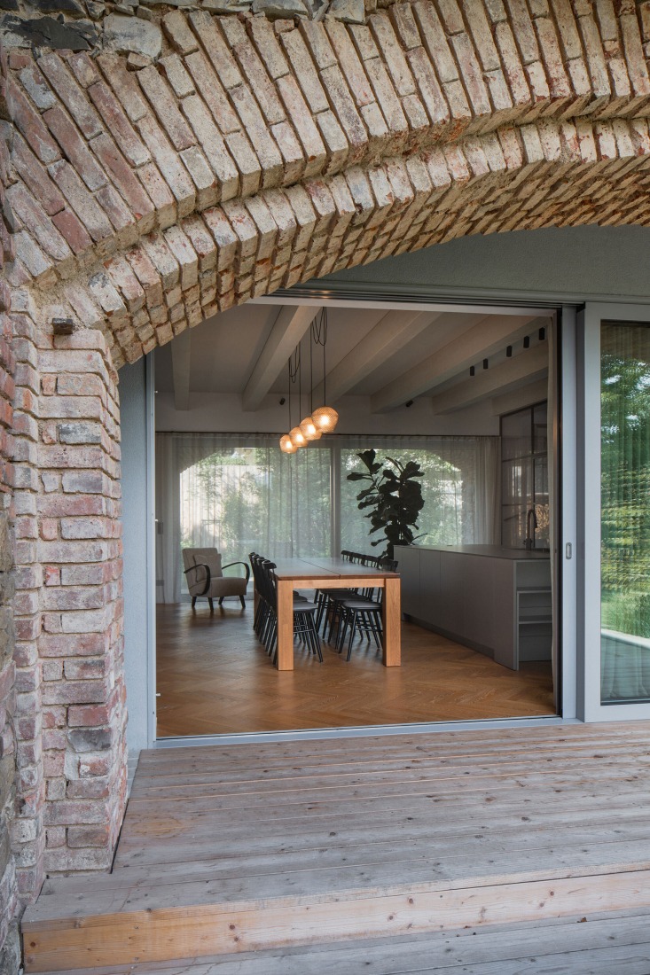 The Forgotten Barn by Karnet architekti. Photograph by Petr Polák.