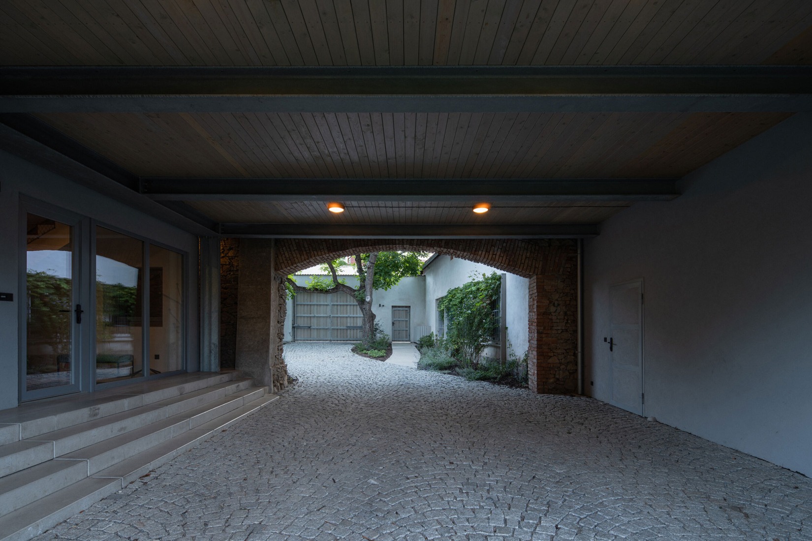 The Forgotten Barn by Karnet architekti. Photograph by Petr Polák.